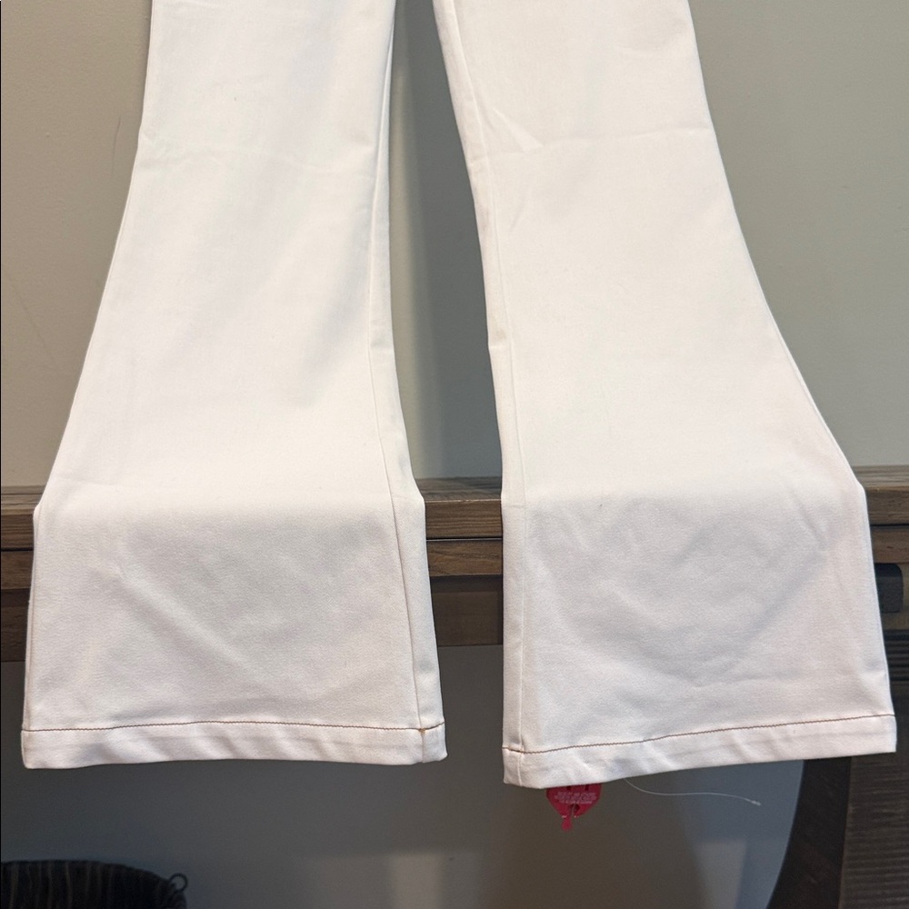 Anatomie Classic White Flare Jeans - Picture 2 of 8